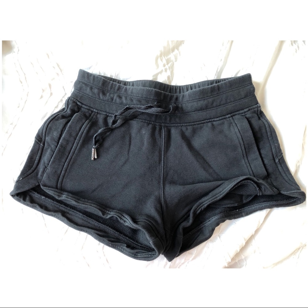 Lululemon • Shorts